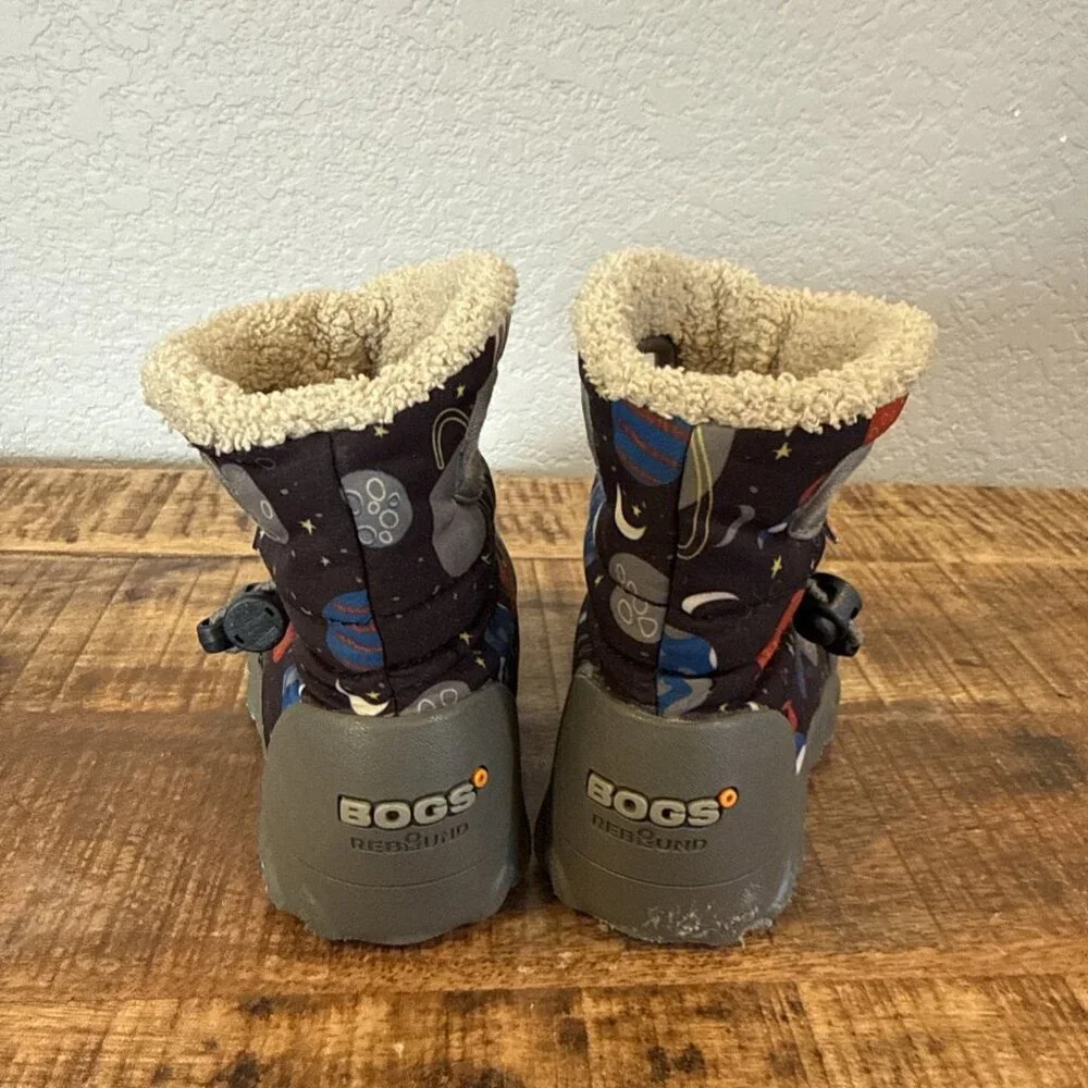 Bogs Boots Rebound B-MOC Snow Adventure Size 7 Toddler Space Moon Planets Rocket